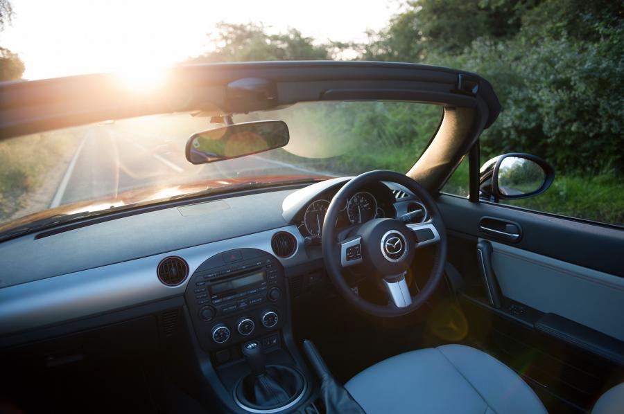  Mazda MX-5 Kuro 2012 года  (UK) (фото 8 из 54)